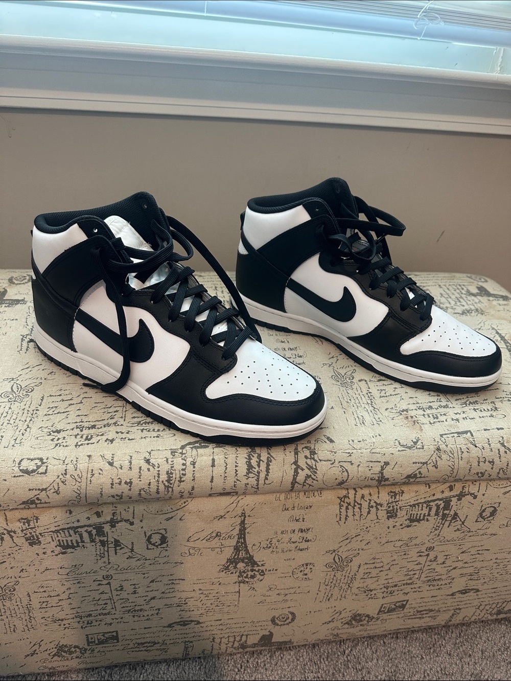 Nike Black and White High-Top Sneakers - Picture 4 of 7